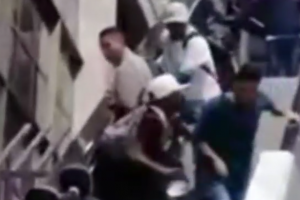 Policía evitó de una riña de usuarios del Metro en plena escaleras eléctricas de la estación San Antonio 