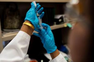China probará en cien voluntarios, una vacuna al coronavirus