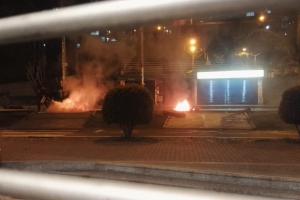 Personas que pedían ayudas humanitarias atacaron con piedras estación del metrocable