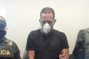 Violó la cuarentena para atracar a un policía en Itagüí