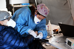 80 vehículos oficiales transportarán personal médico en Medellín, por la contingencia del coronavirus