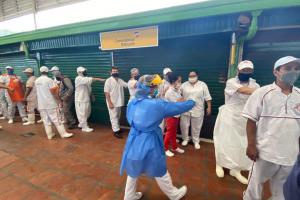 Desinfección en la Plaza Minorista de Medellín