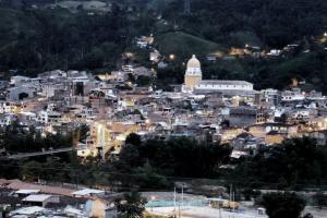 Expulsaron a 8 extranjeros que violaron la cuarentena en San Rafael, Antioquia