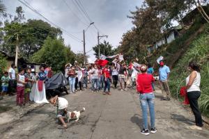 Manifestación pacífica en la comuna Robledo de Medellín.