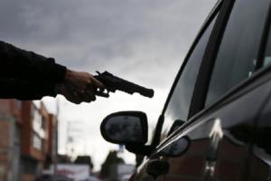 Hurto de película, un escolta hirió a un presunto ladrón cuando robaba una camioneta en Medellín