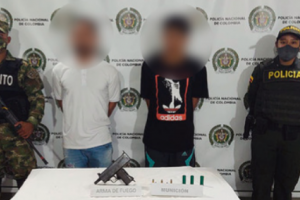 Dos presuntos sicarios tenían en su poder una subametralladora en Bello