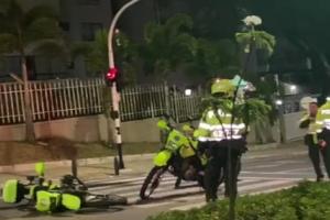 Conductor drogado embistió dos motos de la policía en el barrio El Poblado de Medellín