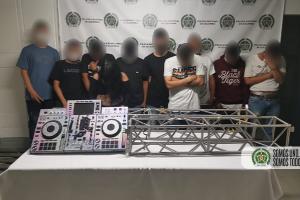 Sorprendieron a 40 personas, entre ellas 12 menores, en fiesta clandestina en Medellín