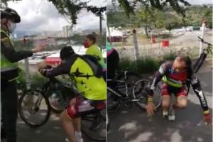 Ciclista finge agresión de un policía