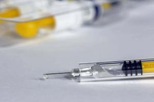 Estudian vacuna contra coronavirus