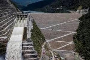 En la obra continúan los controles.