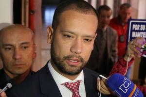 Abogado de Diego Cadena dijo que las pruebas de la Fiscalía no son suficientes ni siquiera para haberle imputado cargos.