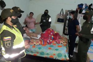 Familia de joven con parálisis cerebral recibió ayuda de la policía en Turbo, Antioquia