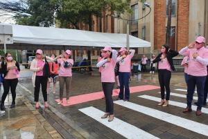 Conmemoración del Día de la Lucha contra el Cáncer de Mama en Medellín