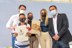 Entrega de viviendas nuevas en Medellín