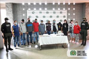 Captura masiva, se le metieron al rancho a 35 presuntos delincuentes de Medellín
