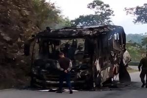 Quema de un bus en Ituango, Antioquia.