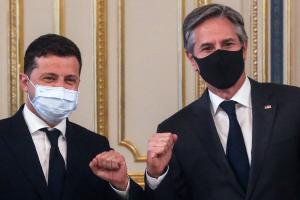 Presidente de Ucrania, Volodymyr Zelensky y Antony Blinken