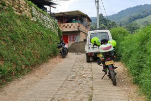 Vivienda donde fue asesinado padre de familia e hijo en la Estrella, Antioquia 