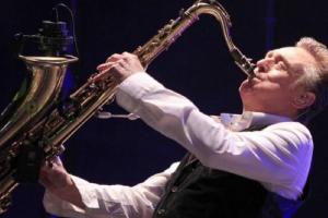 Muere de cáncer Brian Travers, fundador de la banda UB40