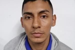 Supuestos policías corruptos capturados en Medellín