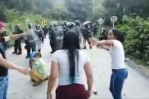 Durante una semana, los habitantes realizaron un plantón en el lugar.