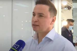 Denuncian que Jhonier Leal estaría usando celular desde la celda donde está recluido  