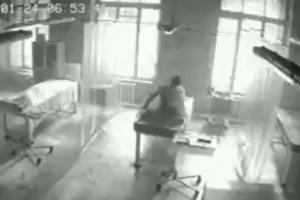 Morgue rusa con muerto