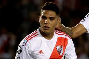 Juan Fernando Quintero no sufrió lesión, pero tiene en riesgo su titularidad en River Plate