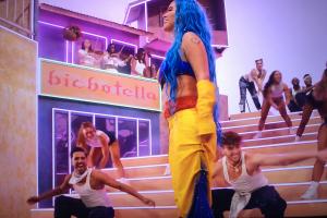 Karol G sacudió la principal tarima de Coachella cantando a las mujeres y los latinos