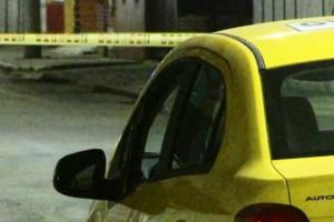 Un taxista apuñaló y robó $3 millones a su pasajera en Medellín