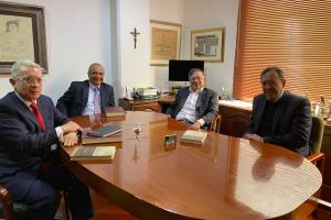Petro y Uribe