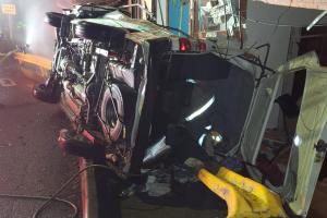 Buseta escolar destruyó fachada de una casa en Envigado