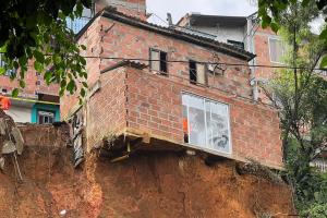 Desmonte de casa en Palos Verdes, Medellín