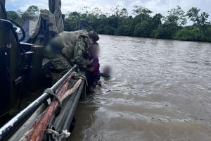 Rescate de menores de edad en el río Atrato
