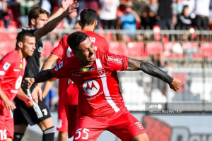 Dueño de un club italiano prometió "un autobús lleno de prostitutas" si le ganan a un grande