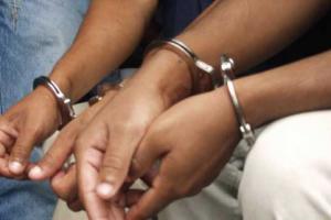 Presuntos ladrones fueron sorprendidos por las autoridades con una caja registradora en Marinilla, Antioquia