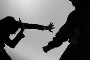 Intento de feminicidio en Turbo: Mujer fue atacada con un machete por su pareja.