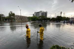 Inundaciones en el deprimido de San Juan en Medellín