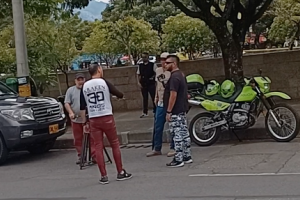 Carro oficial de la Secretaría de Seguridad con Matarife