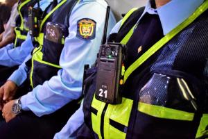 Dotan de body cams a agentes de tránsito de Medellín para registrar sus procedimientos 