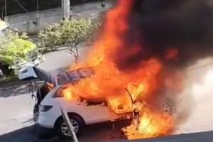 En pérdida total quedó carro que se incendió en plan vía principal del Poblado 