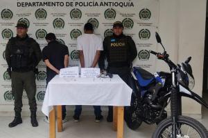 Fueron capturados mientras intentaban perpetrar un hurto a una mujer en Santuario 
