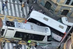 Impresionante accidente:15 personas heridas en el tranvía de Medellín