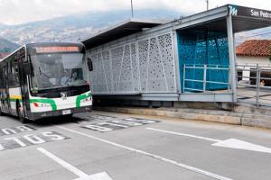 Alcaldía de Medellín evitaría paro de buses de Metroplús en Manrique