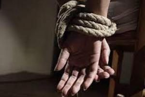Hombre habría secuestrado y amenazado con cuchillo a su abuela y familiares en Bello en Entrerríos para robarlos 