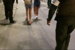 Sorprenden a un turista con dos menores dentro de un hotel en Medellín. El lugar fue cerrado temporalmente