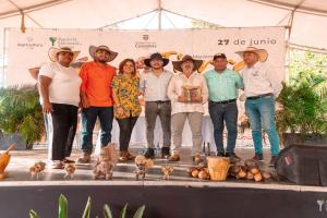 Entrega de tierras del Gobierno en Antioquia