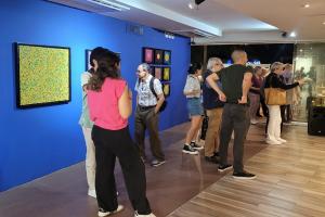 La exposición ‘Ante el abismo Cósmico’ en Medellín
