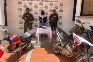 Cayó presunto integrante del Clan del Golfo en Valdivia y desmantelan taller de armas 